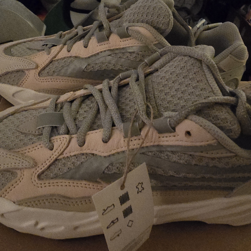 Yeezy Boost 700